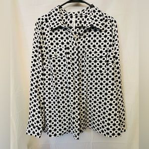 NY Collection Woman Button-Up Top with Front Pockets, Size L.